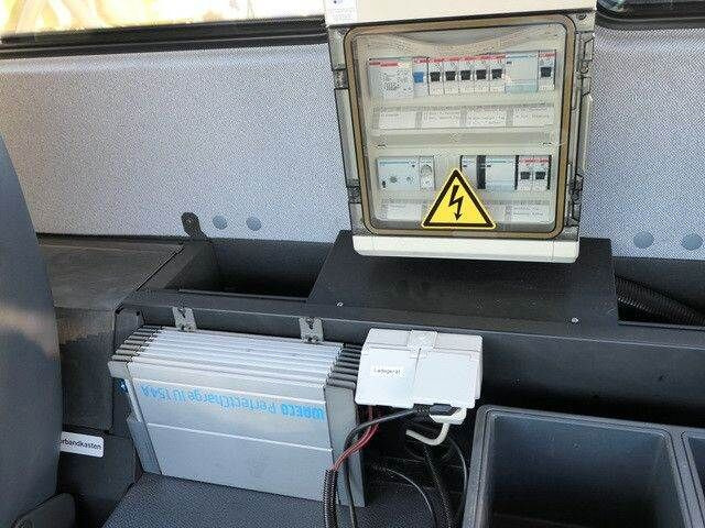 Máquina quitanieve Mercedes-Benz 2035 AK Actros 4x4, Kehrmaschine Schmidt, Allrad: foto 11 Máquina quitanieve Mercedes-Benz 2035 AK Actros 4x4, Kehrmaschine Schmidt, Allrad: foto 11