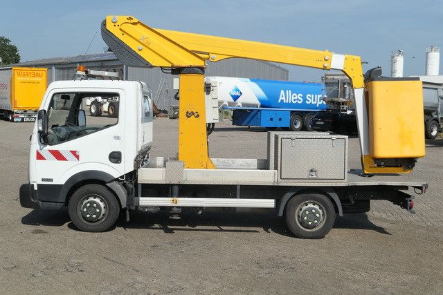 Camión con plataforma elevadora Nissan 32.12 4x2, 11m Arbeitshöhe, Klima,3. Sitz: foto 6