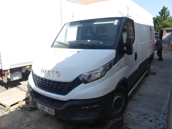 Camionnette Iveco 35S14N (2021-60.293 km) - Coche: foto 1 Camionnette Iveco 35S14N (2021-60.293 km) - Coche: foto 1