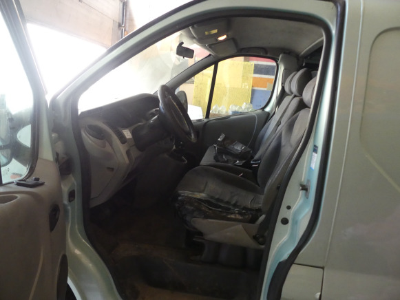 Camionnette Renault TRAFFIC (2003-411.053 km-VIN:VF1FLACA63V180319) - Coche: foto 5 Camionnette Renault TRAFFIC (2003-411.053 km-VIN:VF1FLACA63V180319) - Coche: foto 5