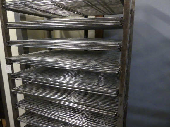 Chariot avec grilles 60x40 cm - Maquinaria de panadería: foto 5 Chariot avec grilles 60x40 cm - Maquinaria de panadería: foto 5