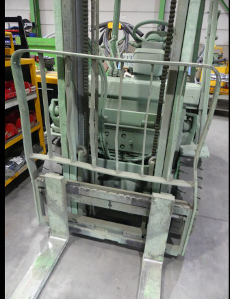 Carretilla elevadora eléctrica Chariot élévateur Toyota: foto 10