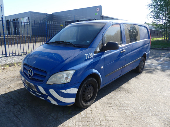 Furgoneta REF:7128 - Camionnette Mercedes-Benz Vito (2011-346.992 km): foto 1