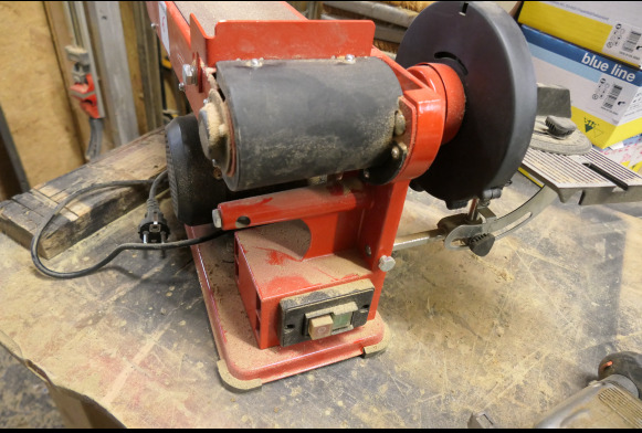 Ponceuse à bande + lapidaire Einhell TC-US 400 - Máquina para madera: foto 3 Ponceuse à bande + lapidaire Einhell TC-US 400 - Máquina para madera: foto 3