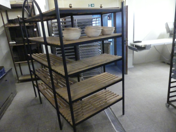 Présentoir à pain en L - Maquinaria de panadería: foto 3 Présentoir à pain en L - Maquinaria de panadería: foto 3