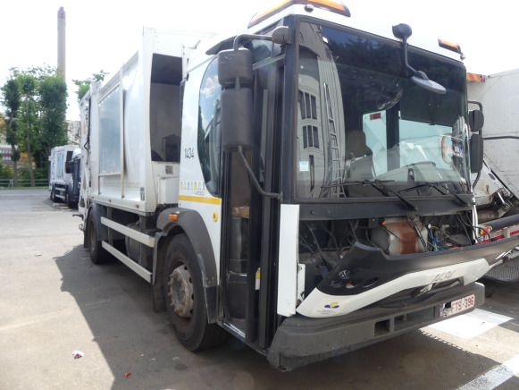 REF:1434 - Camion poubelle (pour pièces) Renault Access (2013-204.150 km) - Camión de basura: foto 2 REF:1434 - Camion poubelle (pour pièces) Renault Access (2013-204.150 km) - Camión de basura: foto 2