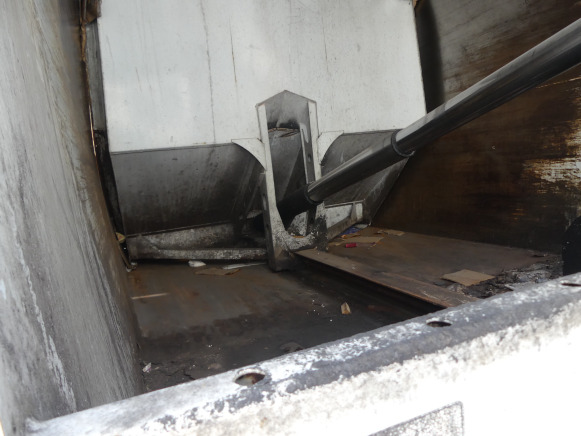 REF:1434 - Camion poubelle (pour pièces) Renault Access (2013-204.150 km) - Camión de basura: foto 5 REF:1434 - Camion poubelle (pour pièces) Renault Access (2013-204.150 km) - Camión de basura: foto 5