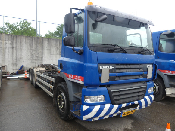 REF:41-BDD-3 - Camion porte container DAF FAS CF 85 (2013-417.489 km) - Camión portacontenedore/ Intercambiable: foto 2 REF:41-BDD-3 - Camion porte container DAF FAS CF 85 (2013-417.489 km) - Camión portacontenedore/ Intercambiable: foto 2