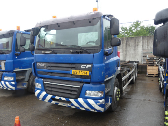 REF:BS-SG-14 - Camion porte container DAF FASCF85 (2007-1.117.773 km) - Camión portacontenedore/ Intercambiable: foto 1 REF:BS-SG-14 - Camion porte container DAF FASCF85 (2007-1.117.773 km) - Camión portacontenedore/ Intercambiable: foto 1