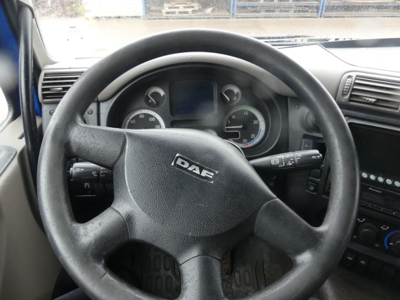 REF:BZ-DF-46 - Camion poubelle DAF FAG CF75 (2011-333.637 km) - Camión de basura: foto 5 REF:BZ-DF-46 - Camion poubelle DAF FAG CF75 (2011-333.637 km) - Camión de basura: foto 5