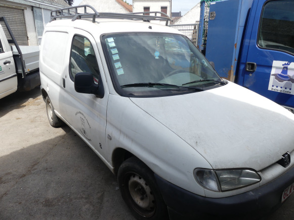 Utilitaire Peugeot Partner (1999-186.581 km) - Coche: foto 1 Utilitaire Peugeot Partner (1999-186.581 km) - Coche: foto 1