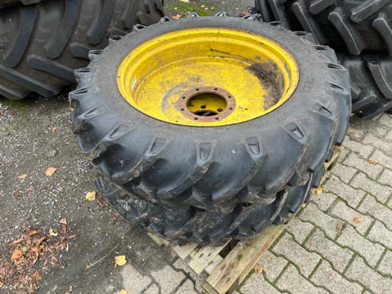 BKT 12.4-32 - Neumático para Maquinaria agrícola: foto 1 BKT 12.4-32 - Neumático para Maquinaria agrícola: foto 1