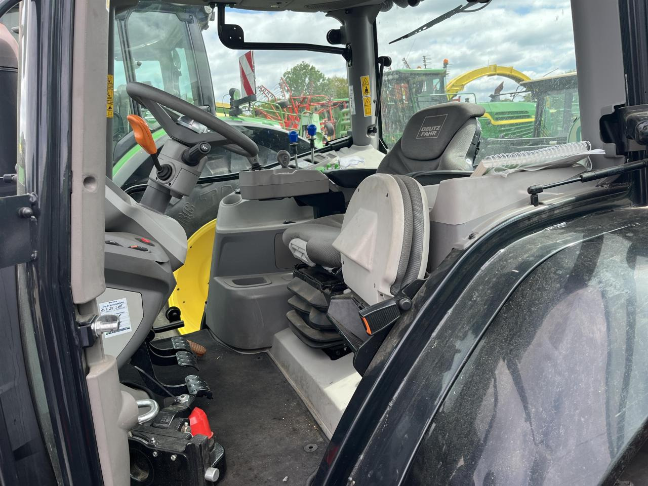 Deutz-Fahr 6125 C RVShift - Tractor: foto 2 Deutz-Fahr 6125 C RVShift - Tractor: foto 2