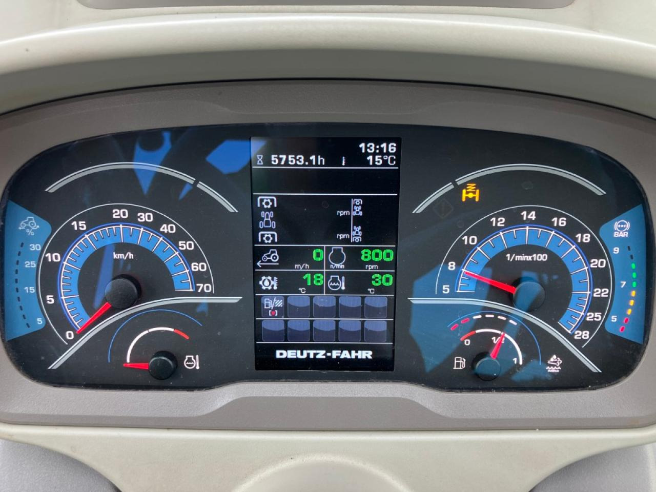 Tractor Deutz-Fahr 6215 TTV: foto 17