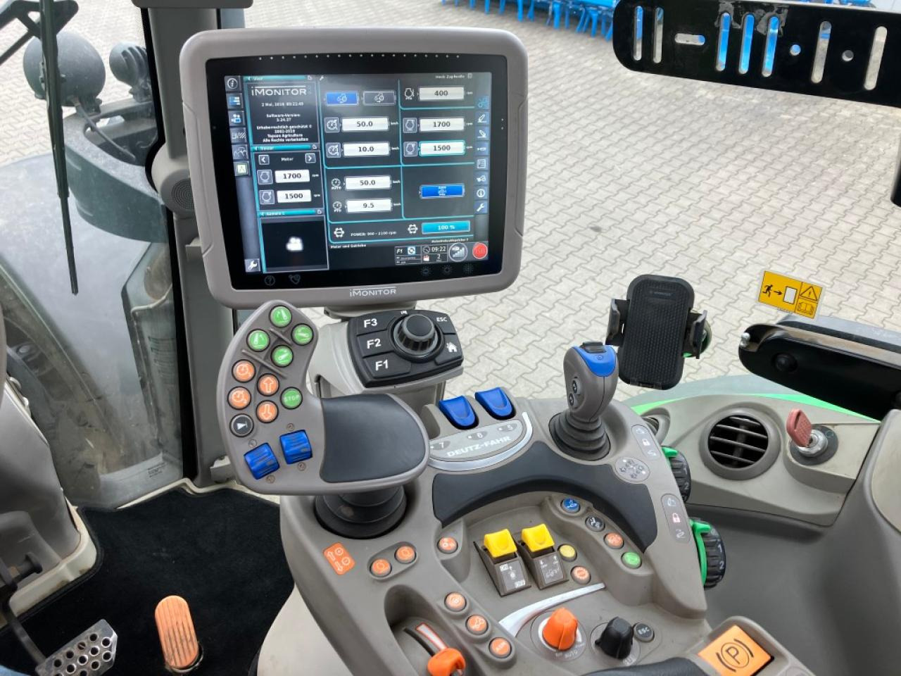 Tractor Deutz-Fahr 6215 TTV: foto 15