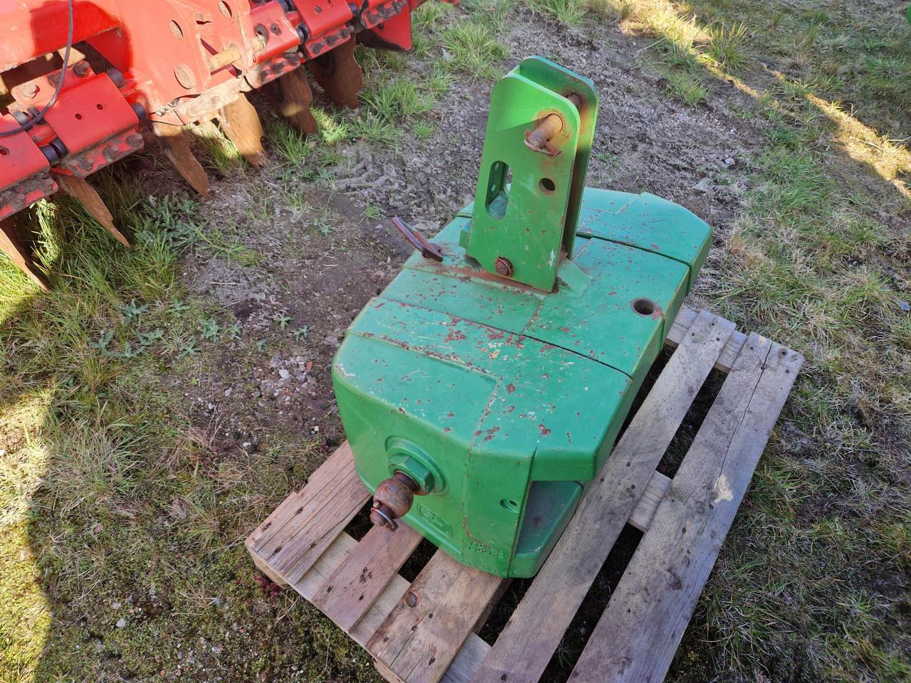 John Deere 900 kg - Implemento: foto 3 John Deere 900 kg - Implemento: foto 3