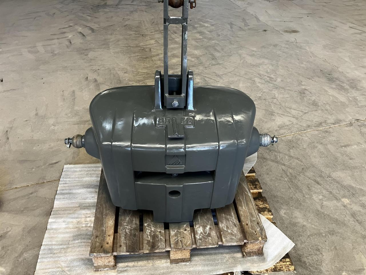 Massey Ferguson MF 850 kg - Implemento: foto 2 Massey Ferguson MF 850 kg - Implemento: foto 2