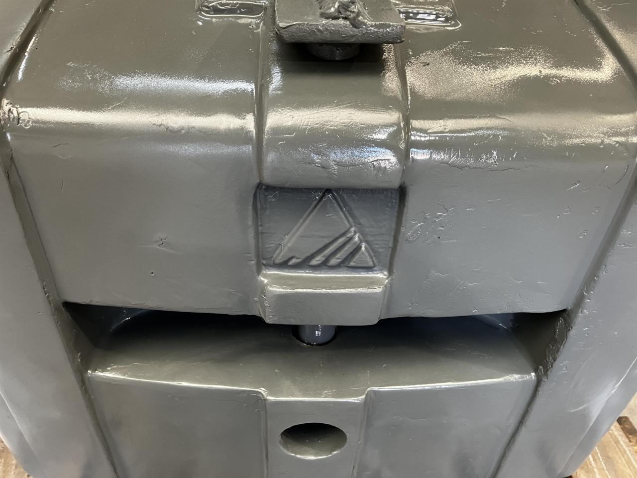 Massey Ferguson MF 850 kg - Implemento: foto 4 Massey Ferguson MF 850 kg - Implemento: foto 4