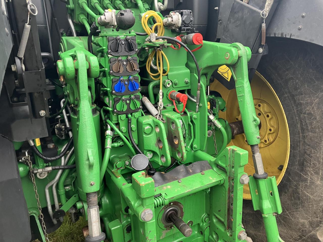 John Deere 6215R - Tractor: foto 5 John Deere 6215R - Tractor: foto 5