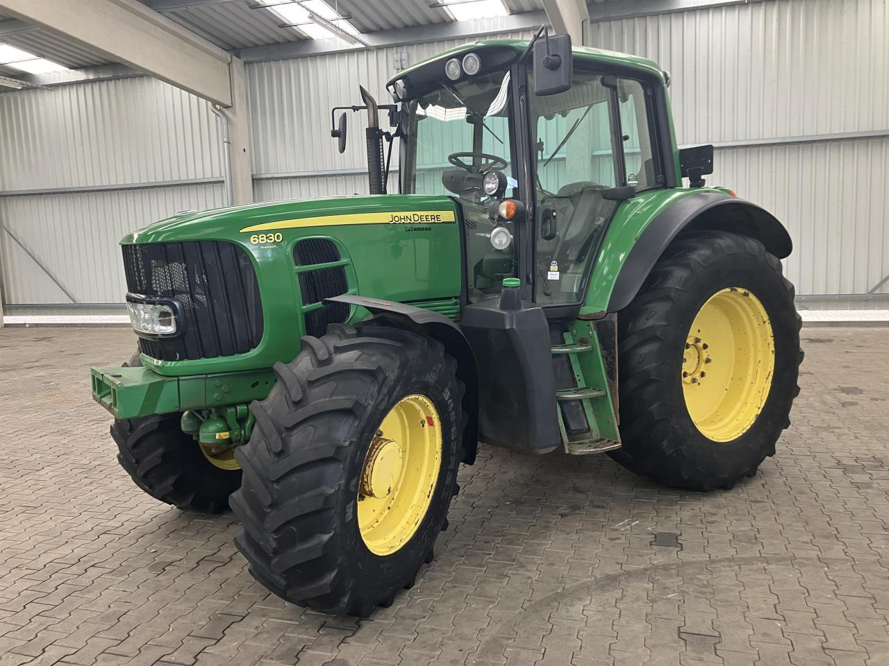 John Deere 6830 Premium - Tractor: foto 1 John Deere 6830 Premium - Tractor: foto 1
