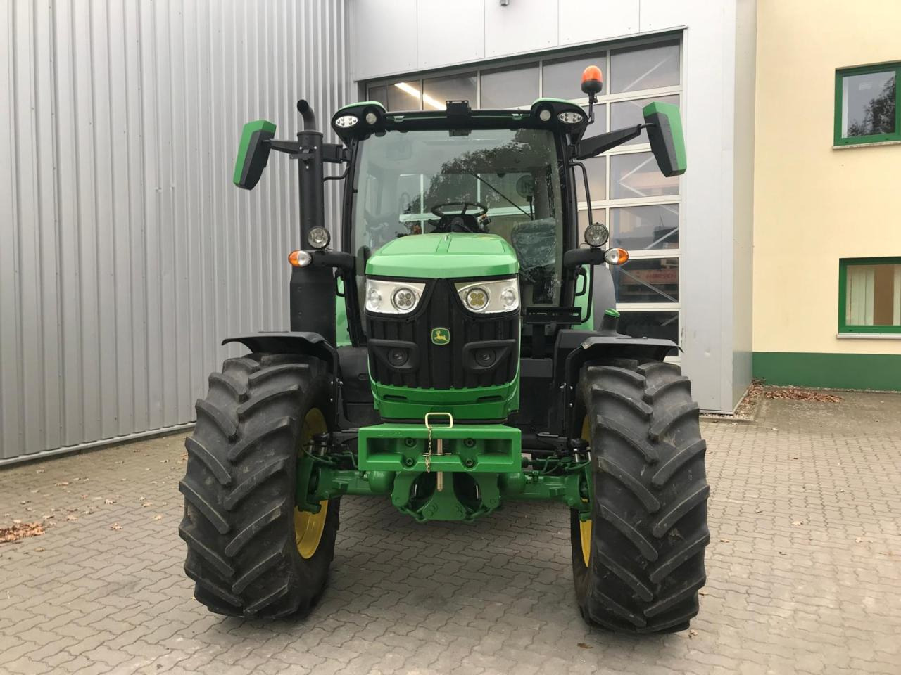 John Deere 6R 130 - Tractor: foto 4 John Deere 6R 130 - Tractor: foto 4