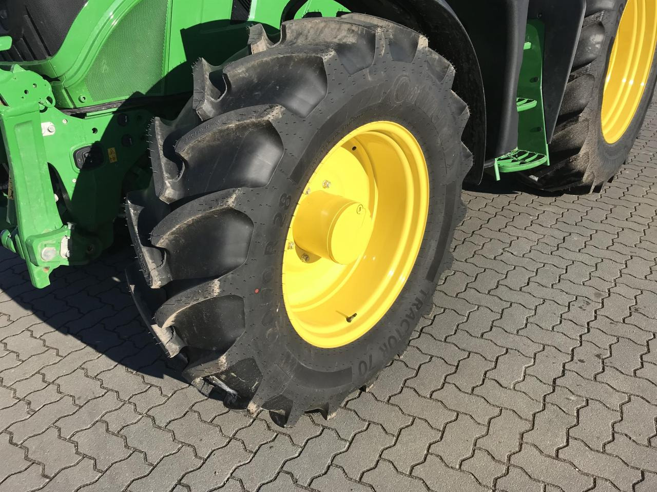 John Deere 6R 130 - Tractor: foto 4 John Deere 6R 130 - Tractor: foto 4