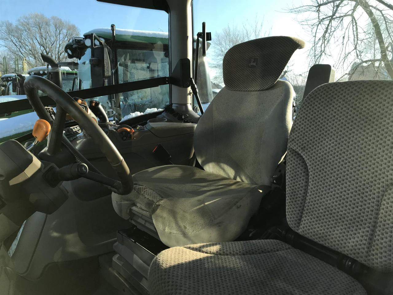 John Deere 6R 140 - Tractor: foto 5 John Deere 6R 140 - Tractor: foto 5