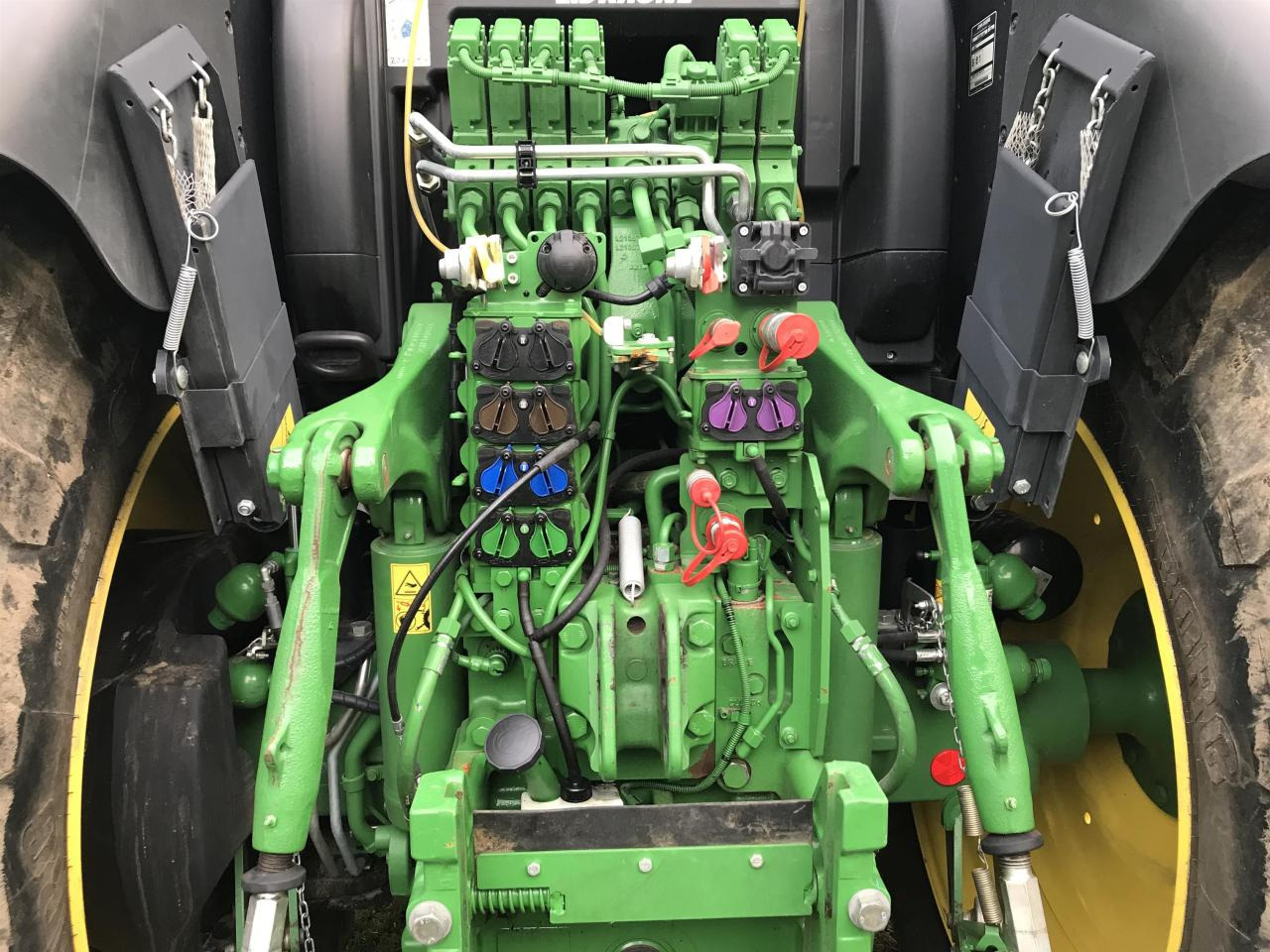 John Deere 6R 175 - Tractor: foto 5 John Deere 6R 175 - Tractor: foto 5