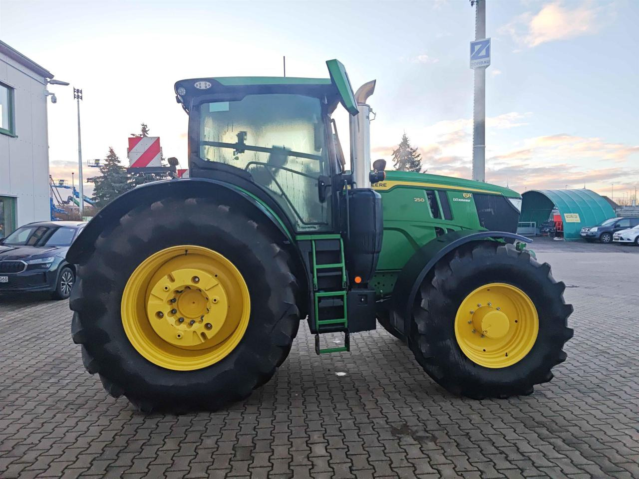 John Deere 6R 250 - Tractor: foto 2 John Deere 6R 250 - Tractor: foto 2