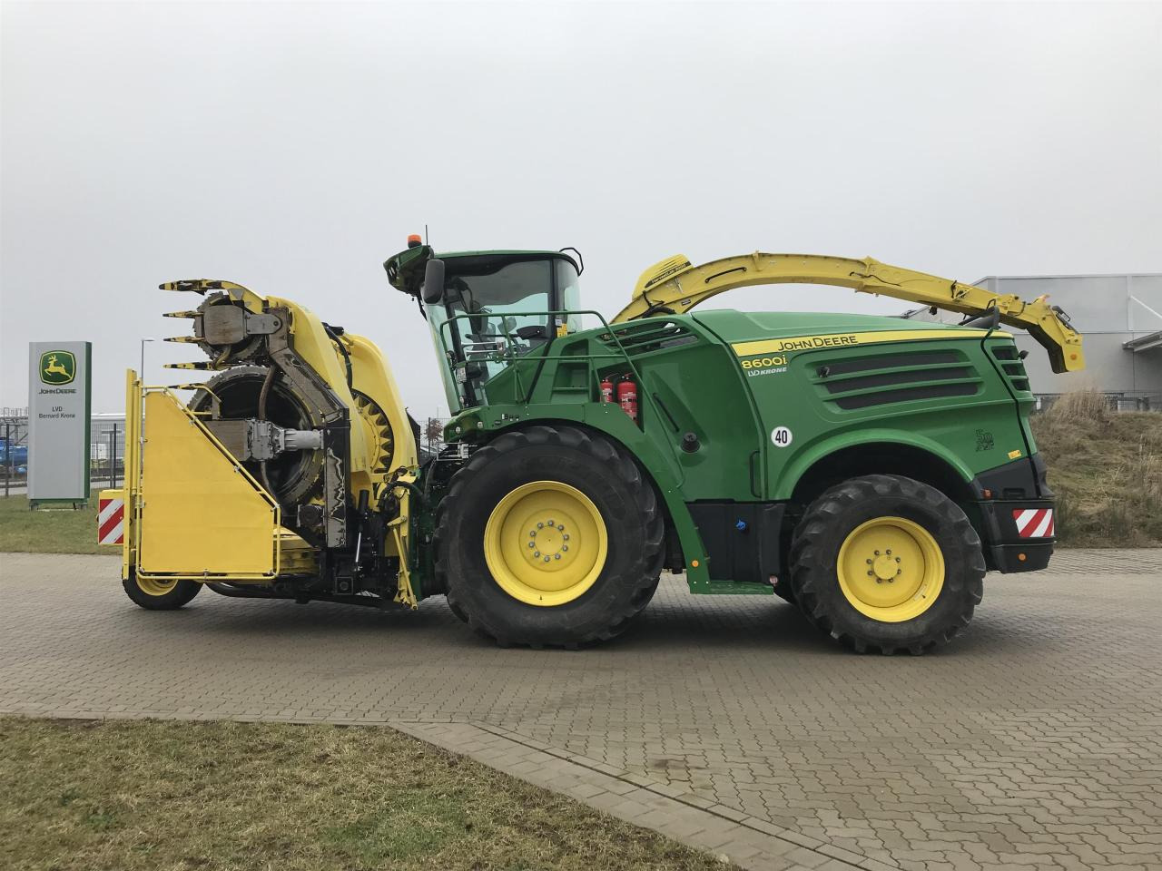 John Deere 8600 - Cosechadora de forraje: foto 1 John Deere 8600 - Cosechadora de forraje: foto 1