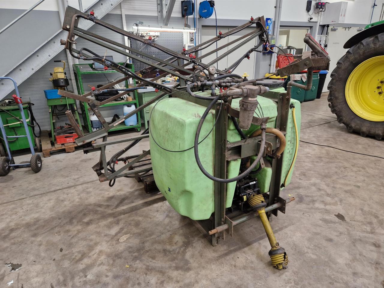 Tecnoma 800 Liter - Pulverizador suspendido: foto 1 Tecnoma 800 Liter - Pulverizador suspendido: foto 1