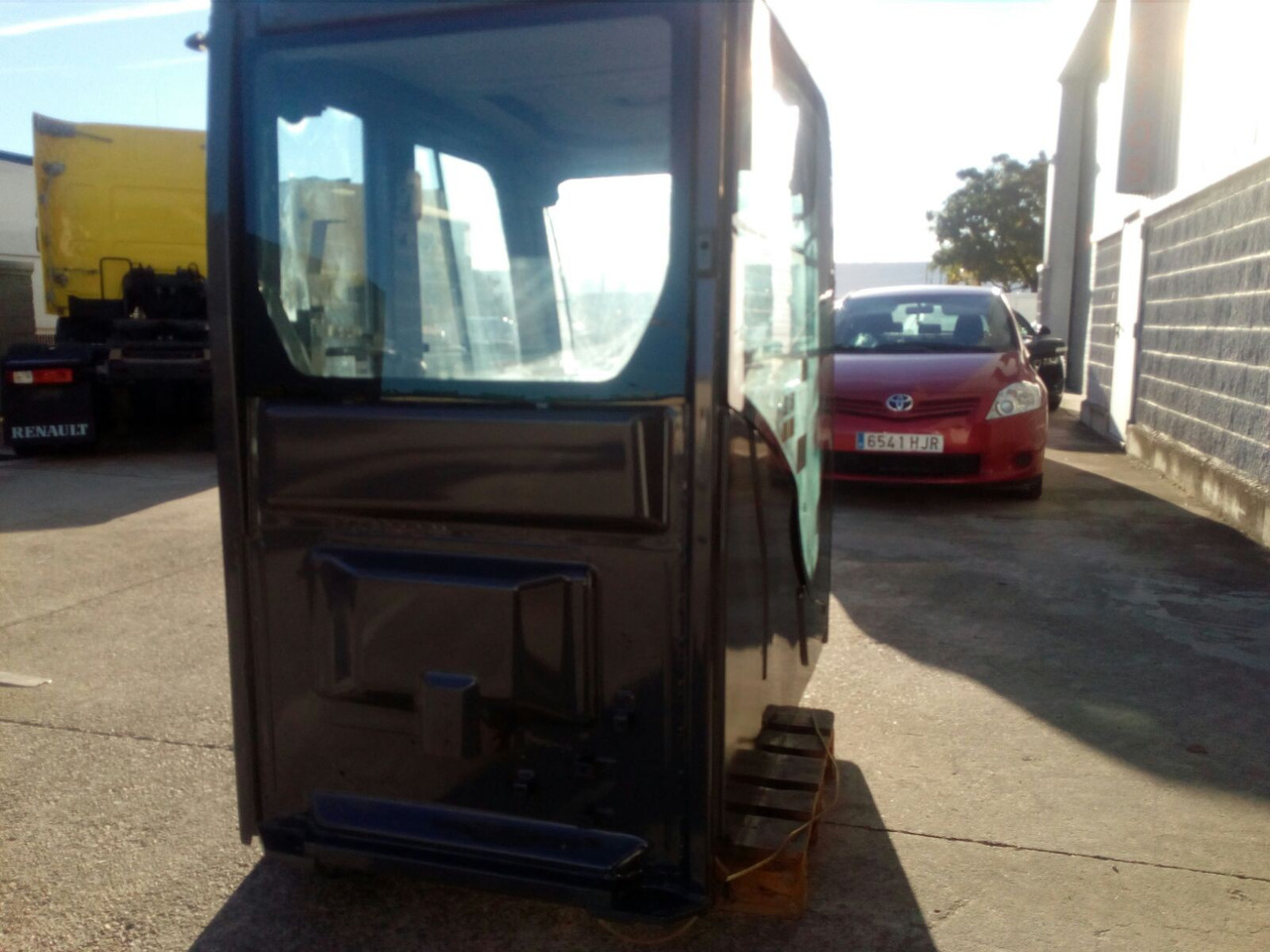 Cab ROPS HITACHI ZX270-3 ZX280-3 4665065 - Cabina para Maquinaria de construcción: foto 3 Cab ROPS HITACHI ZX270-3 ZX280-3 4665065 - Cabina para Maquinaria de construcción: foto 3