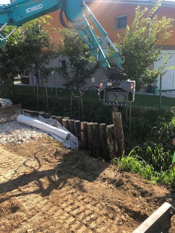 CM Crusher PV 60.100 Pile Driver - Martillo de hinca de pilotes para Maquinaria de construcción: foto 1 CM Crusher PV 60.100 Pile Driver - Martillo de hinca de pilotes para Maquinaria de construcción: foto 1