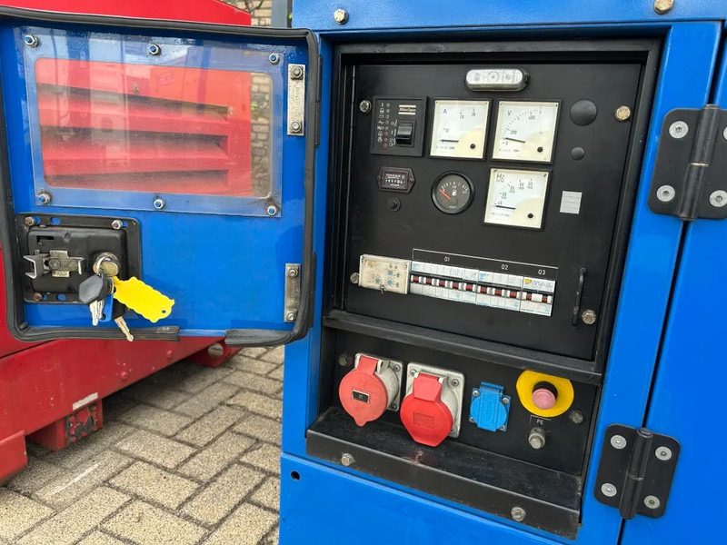 Atlas-Copco QAS 14 Yanmar Stamford 15 kVA Silent generatorset - Generador industriale: foto 2 Atlas-Copco QAS 14 Yanmar Stamford 15 kVA Silent generatorset - Generador industriale: foto 2