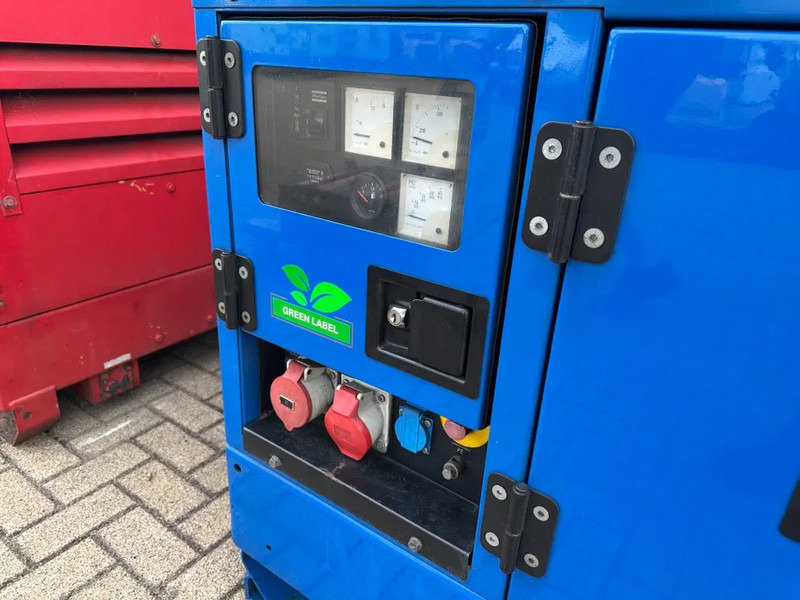 Atlas-Copco QAS 14 Yanmar Stamford 15 kVA Silent generatorset - Generador industriale: foto 5 Atlas-Copco QAS 14 Yanmar Stamford 15 kVA Silent generatorset - Generador industriale: foto 5