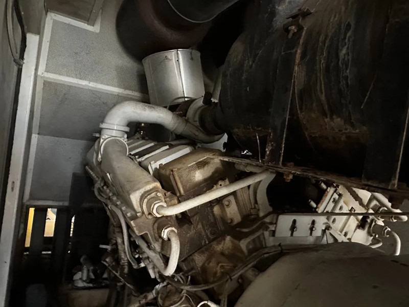 Generador industriale Cummins KTA 38 G5 Leroy Somer 1000 kVA Silent generatorset in container: foto 11 Generador industriale Cummins KTA 38 G5 Leroy Somer 1000 kVA Silent generatorset in container: foto 11