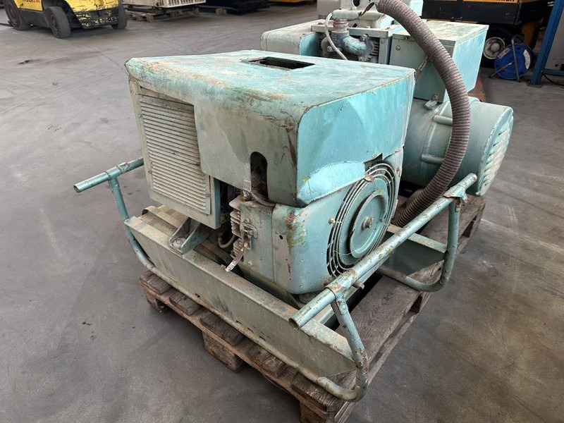 GENERATOR Onan Portaweld 200 Las generator Welding generator 200 Amp Benzine Petrol - Generador industriale: foto 2 GENERATOR Onan Portaweld 200 Las generator Welding generator 200 Amp Benzine Petrol - Generador industriale: foto 2