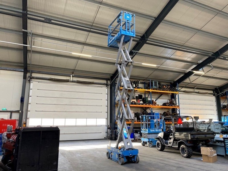 Genie GS 1932 Elektrische Schaarhoogwerker 7.8 meter werkhoogte 304 uur ! - Plataforma de tijeras: foto 3 Genie GS 1932 Elektrische Schaarhoogwerker 7.8 meter werkhoogte 304 uur ! - Plataforma de tijeras: foto 3