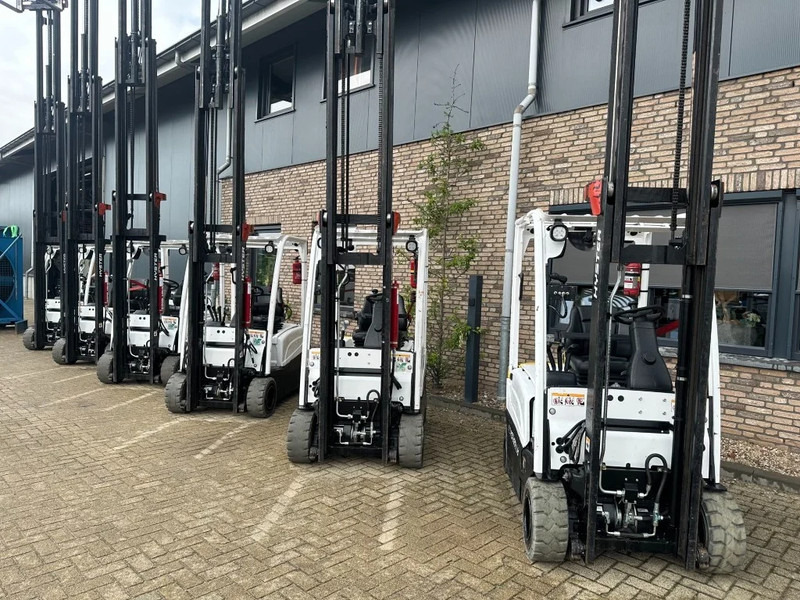 Hyster J1.8XN MWB 1.8 ton Triplex Freelift Sideshift Positioner Elektra Heftruck Accu 2023 - Carretilla elevadora: foto 3 Hyster J1.8XN MWB 1.8 ton Triplex Freelift Sideshift Positioner Elektra Heftruck Accu 2023 - Carretilla elevadora: foto 3