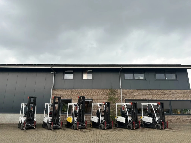 Hyster J1.8XN MWB 1.8 ton Triplex Freelift Sideshift Positioner Elektra Heftruck Accu 2023 - Carretilla elevadora eléctrica: foto 2 Hyster J1.8XN MWB 1.8 ton Triplex Freelift Sideshift Positioner Elektra Heftruck Accu 2023 - Carretilla elevadora eléctrica: foto 2