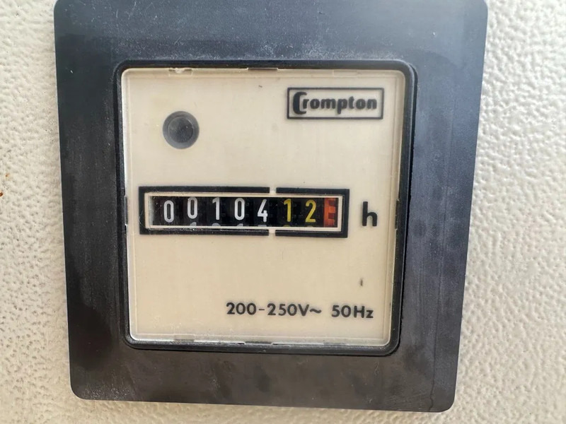 Iveco 8041 I 06.55 Leroy Somer 45 KVA noodstroom generatorset as New ! 104 hours - Generador industriale: foto 5 Iveco 8041 I 06.55 Leroy Somer 45 KVA noodstroom generatorset as New ! 104 hours - Generador industriale: foto 5