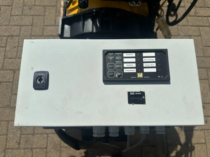 John Deere 3029 Stamford 30 kVA generatorset - Generador industriale: foto 3 John Deere 3029 Stamford 30 kVA generatorset - Generador industriale: foto 3