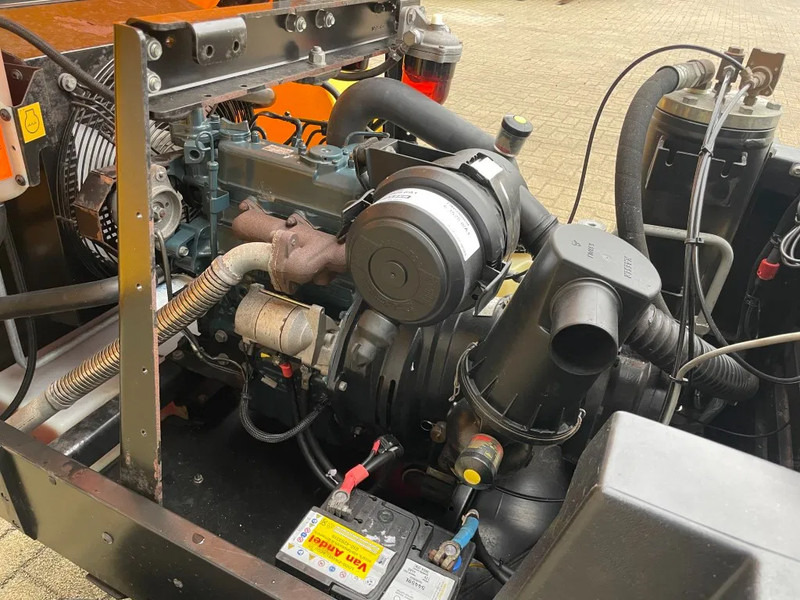 Compresor de aire Kaeser M27 Kubota 2,7 m3 / min 7 Bar 18 kW Mobiele Silent Diesel Compressor: foto 7