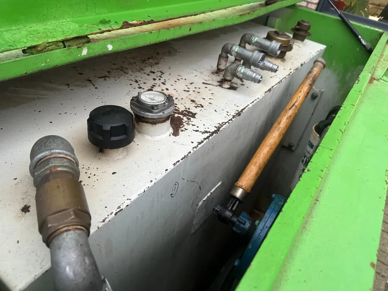 Kiwa IBC Steenbergen 2000 liter Dieseltank met handpomp Milieutank - Tanque de almacenamiento: foto 4 Kiwa IBC Steenbergen 2000 liter Dieseltank met handpomp Milieutank - Tanque de almacenamiento: foto 4
