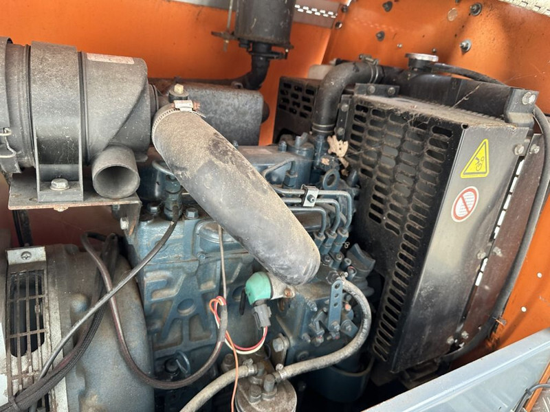 Kubota D905 Allmand Mobiele Lichtmast Aggregaat Light Tower 8.1 meter - Torre de iluminación: foto 4 Kubota D905 Allmand Mobiele Lichtmast Aggregaat Light Tower 8.1 meter - Torre de iluminación: foto 4