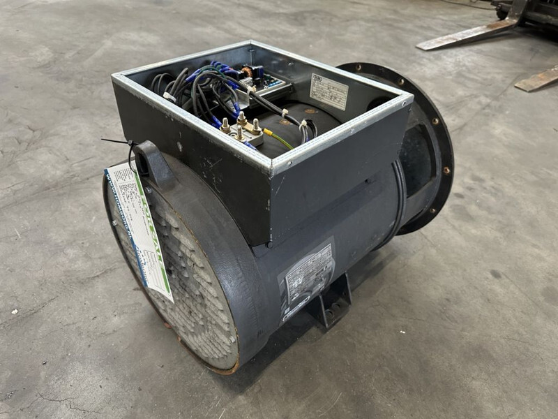 MECC ALTE SPA ECP32 2S4 Generatordeel 35 kVA Alternator as New ! 2018 overstock ! - Generador industriale: foto 1 MECC ALTE SPA ECP32 2S4 Generatordeel 35 kVA Alternator as New ! 2018 overstock ! - Generador industriale: foto 1