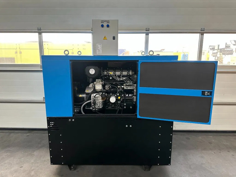 Perkins Leroy Somer CGM 22 kVA Silent noodstroom systeem generatorset NSA ATS New ! - Generador industriale: foto 2 Perkins Leroy Somer CGM 22 kVA Silent noodstroom systeem generatorset NSA ATS New ! - Generador industriale: foto 2