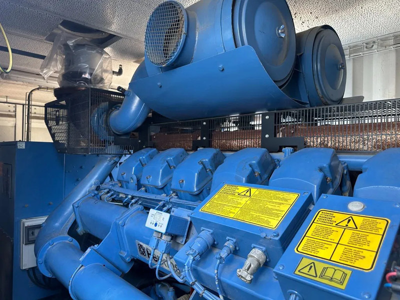 SDMO Perkins Leroy Somer 1460 kVA Silent generatorset Powerplant in 40 ft container - Generador industriale: foto 2 SDMO Perkins Leroy Somer 1460 kVA Silent generatorset Powerplant in 40 ft container - Generador industriale: foto 2