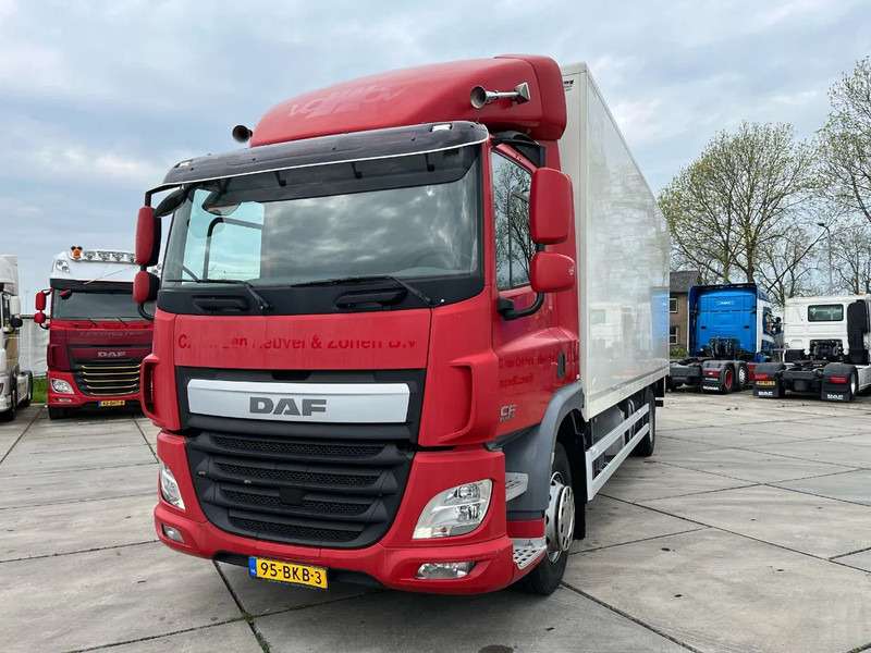 DAF CF 290 FA - Camión caja cerrada: foto 1 DAF CF 290 FA - Camión caja cerrada: foto 1