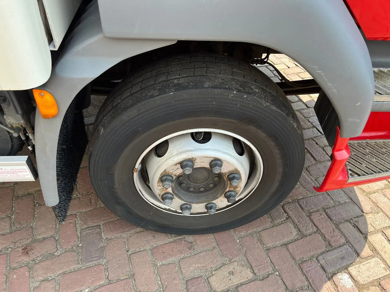 Camión caja cerrada DAF LF 210 FA 12 TN EURO 6: foto 17